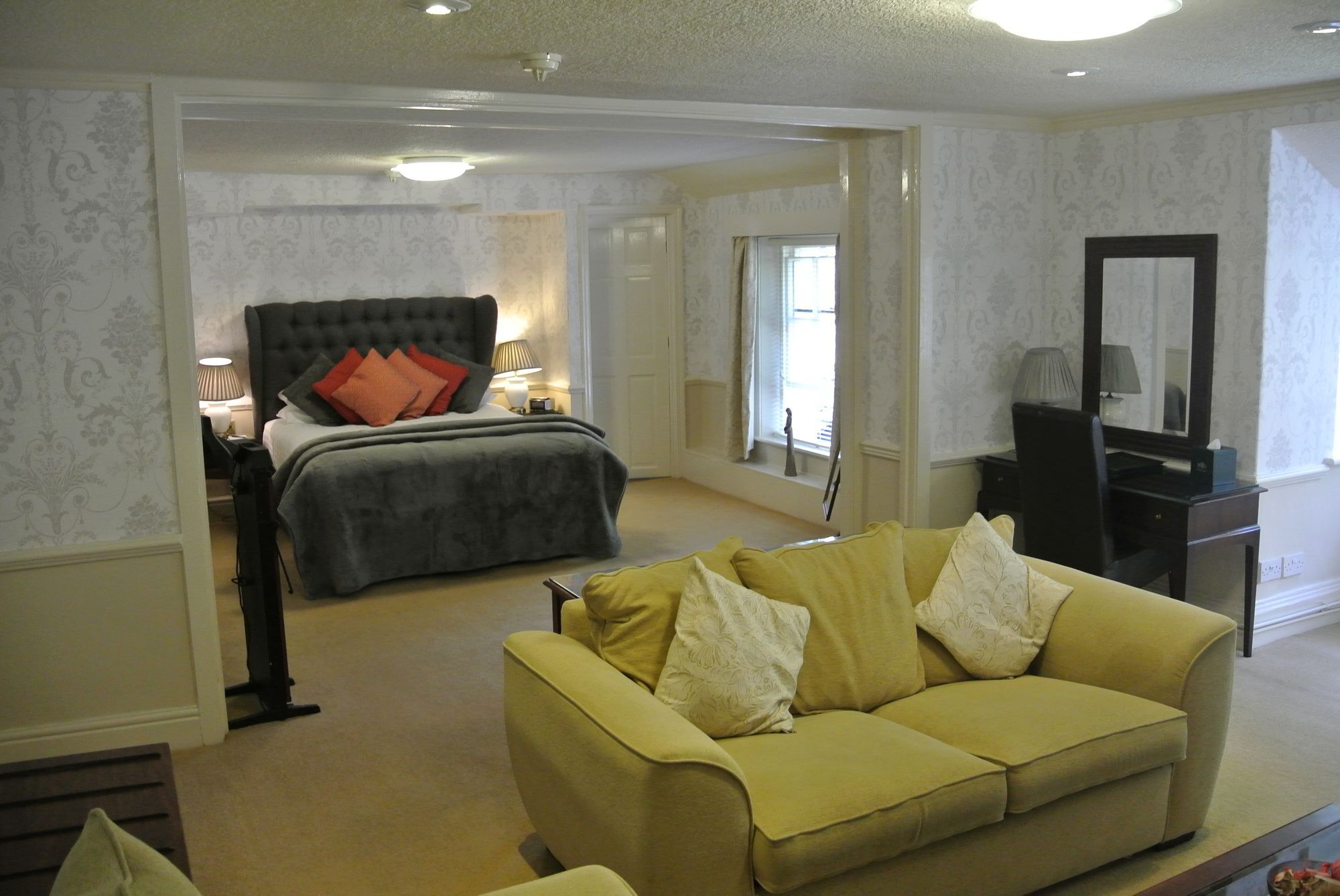Crown Wetheral Отель